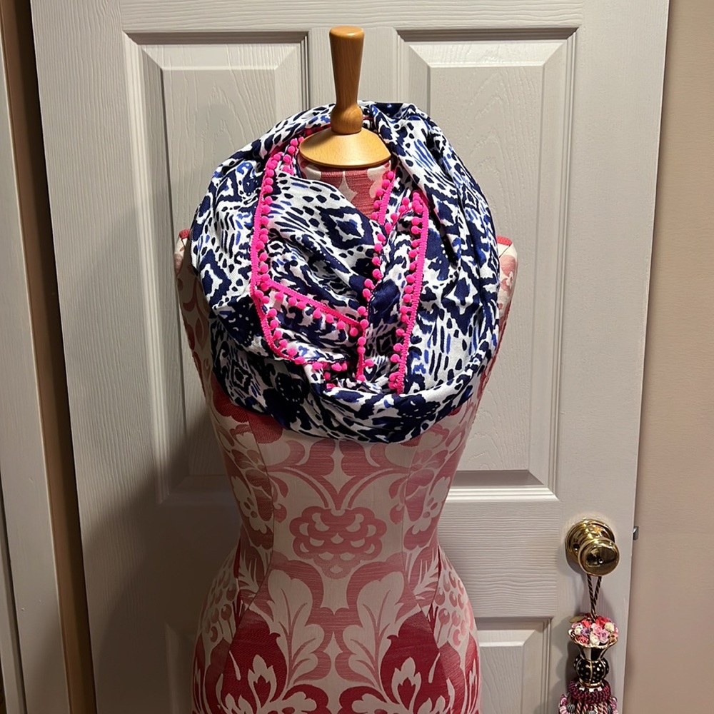 Lilly Pulitzer Infinity Scarf - Picture 2 of 6